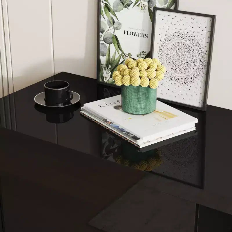 Meuble TV noir moderne avec éclairage d'ambiance : design épuré, rangement et lumière d'ambiance pour salons, centre de divertissement, console média