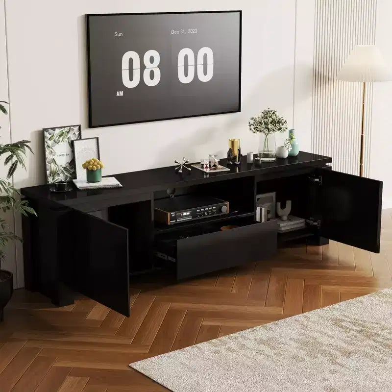 Meuble TV noir moderne avec éclairage d'ambiance : design épuré, rangement et lumière d'ambiance pour salons, centre de divertissement, console média