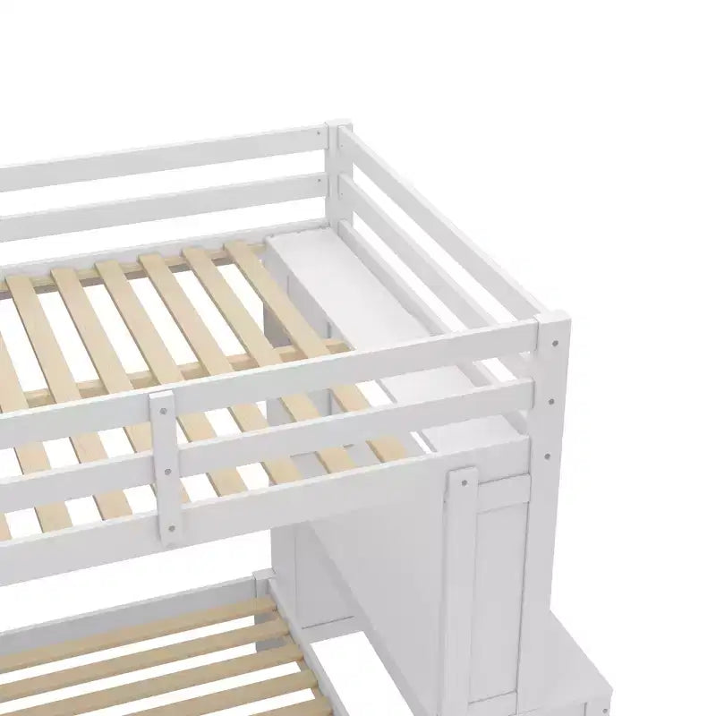 Lit superposé double XL/double sur lit jumeau avec lit inférieur détachable et bureau, structure de lits superposés en bois massif avec étagères intégrées et armoire, blanc
