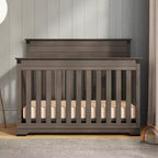 Chambre de bébé Redmond, ensemble 3 pièces avec lit, commode et chiffonnier, inclut un lit convertible 4-en-1, une commode et un chiffonnier