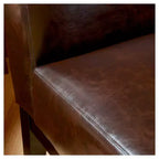 Fauteuil Darcy Slipper Marron : Rembourré, cadre en bois dur, nettoyage localisé, capacité de 113 kg