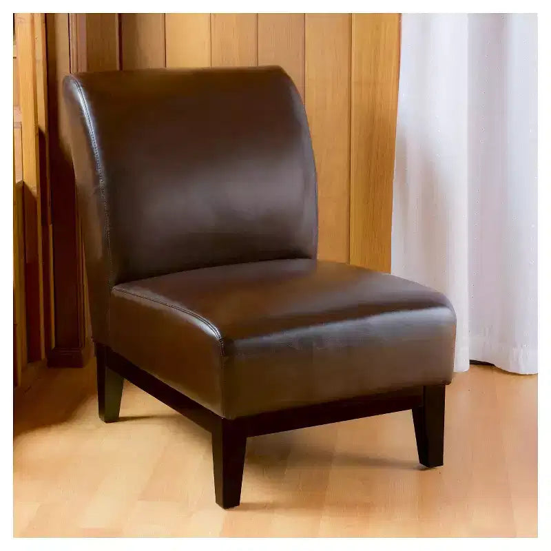 Fauteuil Darcy Slipper Marron : Rembourré, cadre en bois dur, nettoyage localisé, capacité de 113 kg